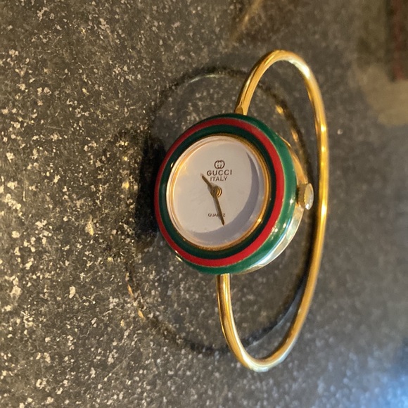 Gucci Women's Watch with bezels - Picture 2 of 13